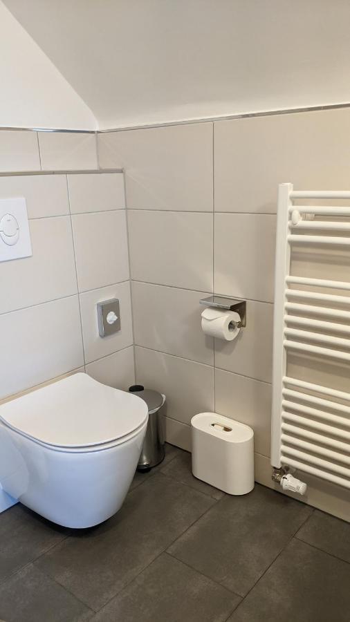 # Exclusives Loft # Parkplatz Auf Grundstueck Mit Wallbox, Klimaanlage, Netflix Apartment ฟัลเคนซี ภายนอก รูปภาพ